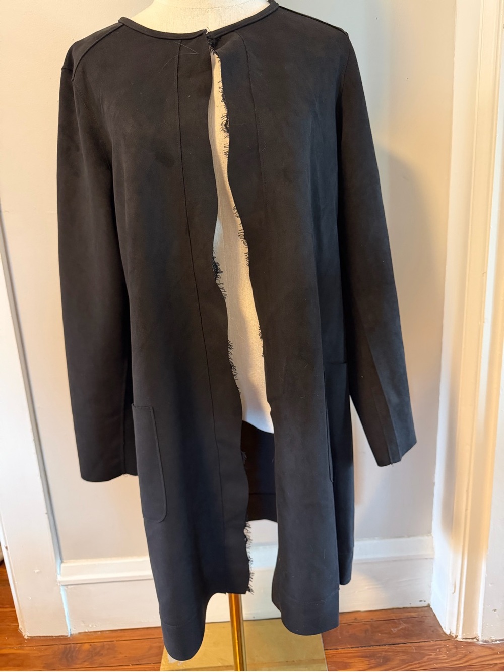 New with Tag Carmen Marc Valvo women’s medium black suede-feel open cardigan